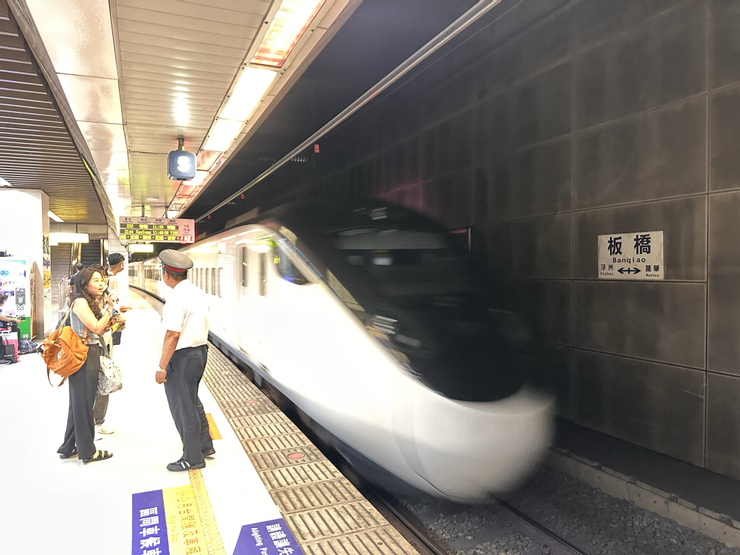 手機對焦沒對好😓