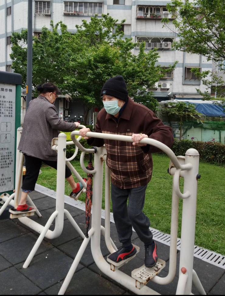 阿公阿嬤 攝於2021年