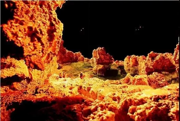 Inverted Reflections of Lakes and Mountains
湖山倒影