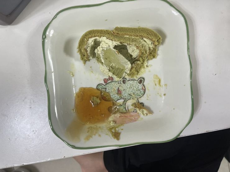杯盤狼藉
